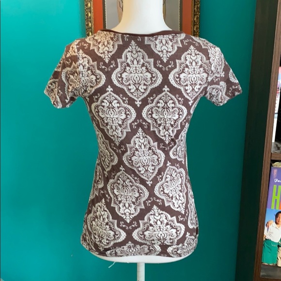 🥭(4 for $15) Brown and White Simple T Shirt - Picture 2 of 5